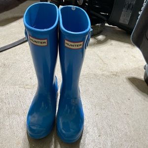 Girls blue Hunter rain boots - size 3/4